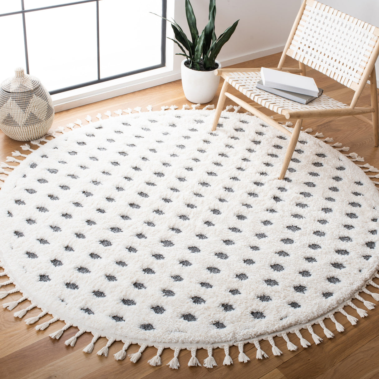 Safavieh Moroccan Tassel Shag Mts690A Ivory/Grey Rugs.