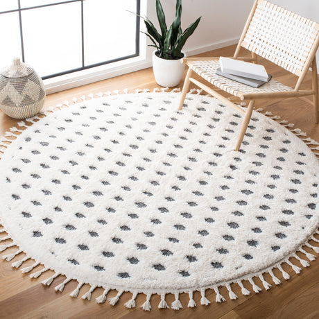 Safavieh Moroccan Tassel Shag Mts690A Ivory/Grey Rugs.