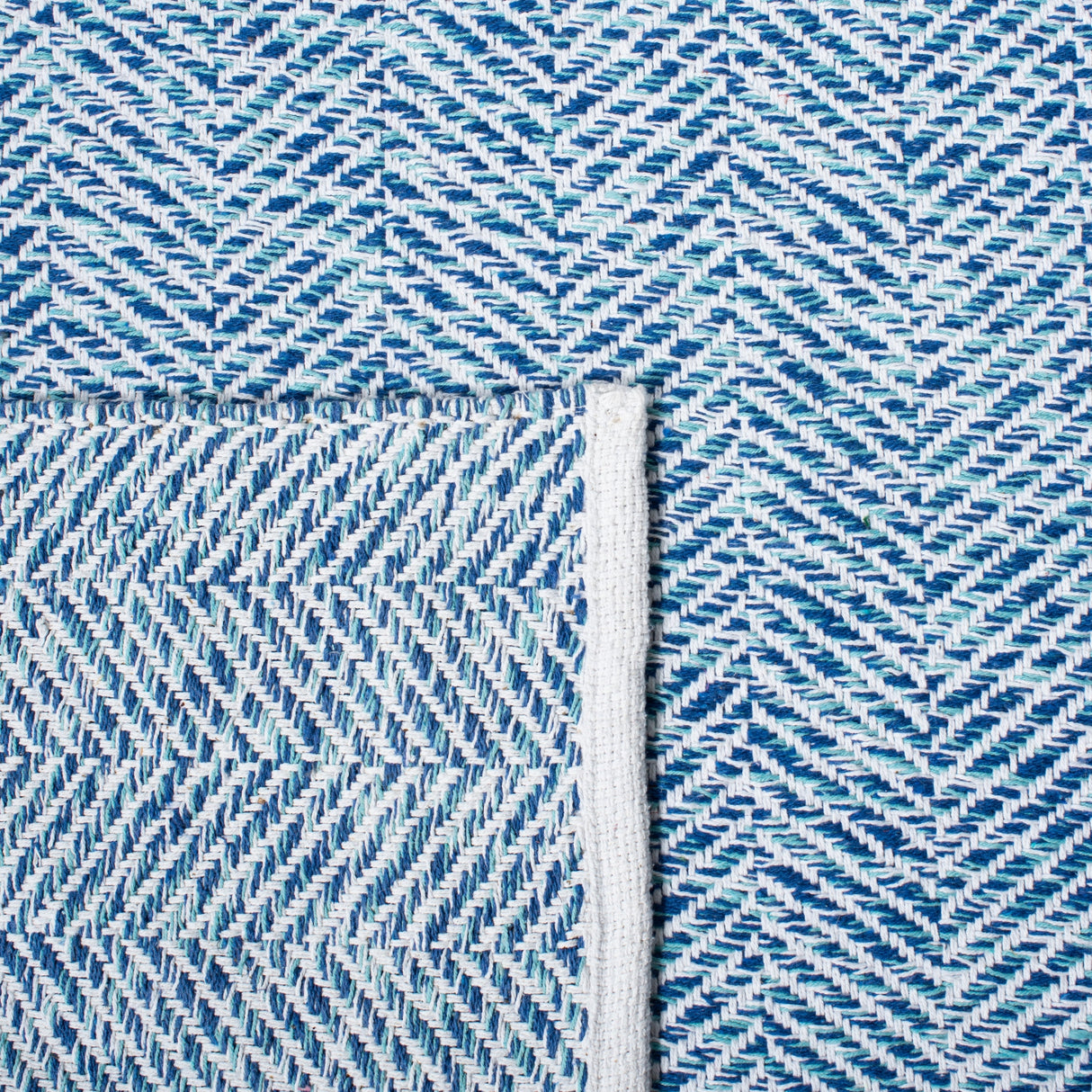 Safavieh Nantucket Nan144M Blue Rug.