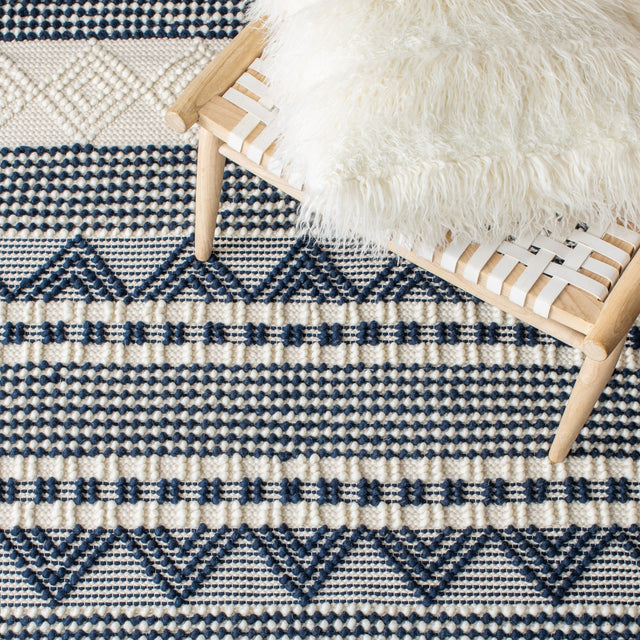 Safavieh Natura Nat102N Navy/Ivory Rug.