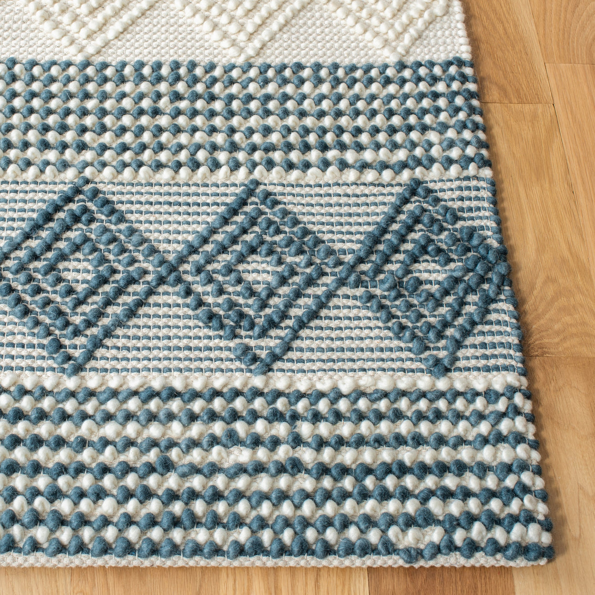 Safavieh Natura Nat102Y Dark Green/Ivory Rug.