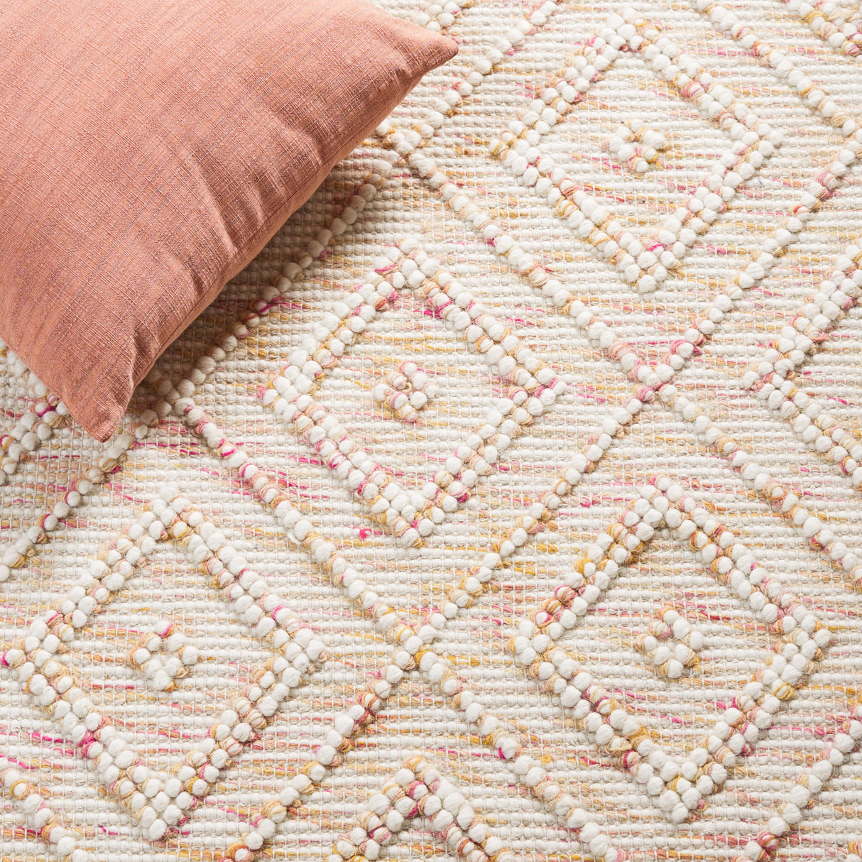 Safavieh Natura Nat188A Ivory/Red Rug.
