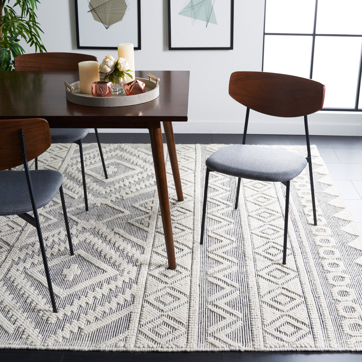Safavieh Natura Nat275Z Black/Ivory Rug.