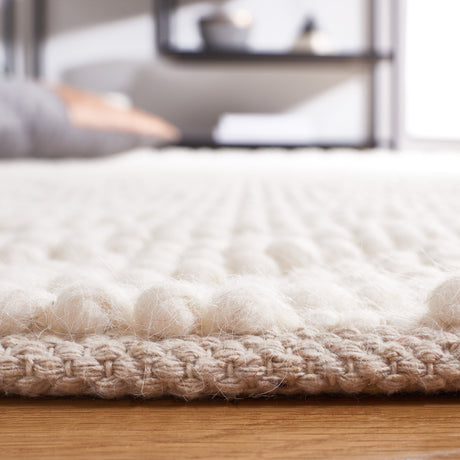 Safavieh Natura Nat276A Ivory Rug.