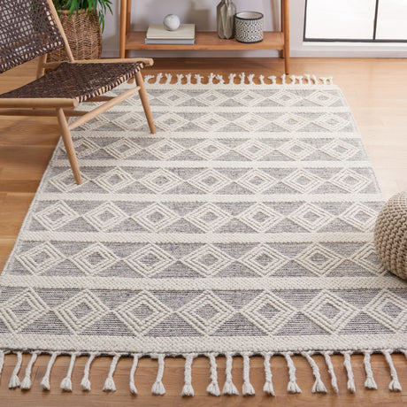 Safavieh Natura Nat307A Ivory/Black Rug.