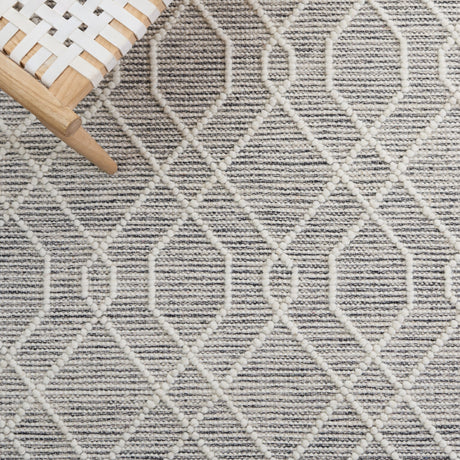 Safavieh Natura Nat323A Ivory/Black Rug.
