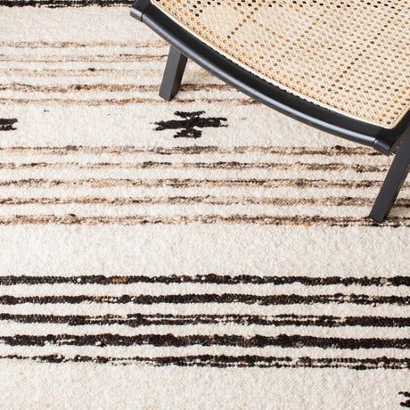 Safavieh Natura Nat325Z Black/Ivory Rugs.