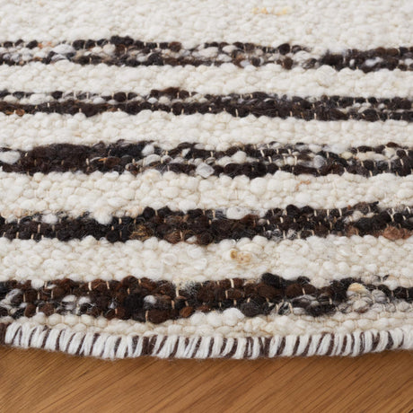 Safavieh Natura Nat325Z Black/Ivory Rugs.