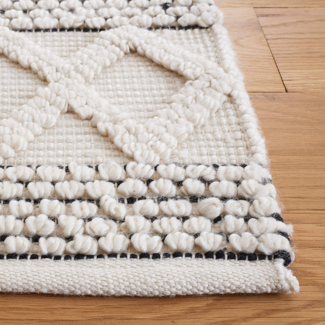 Safavieh Natura Nat334A Ivory/Black Rug.