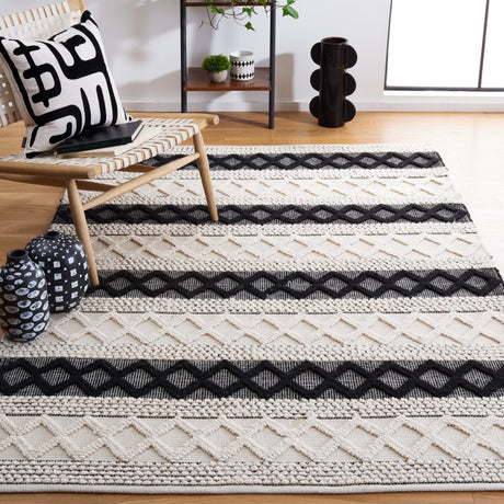Safavieh Natura Nat334A Ivory/Black Rug.