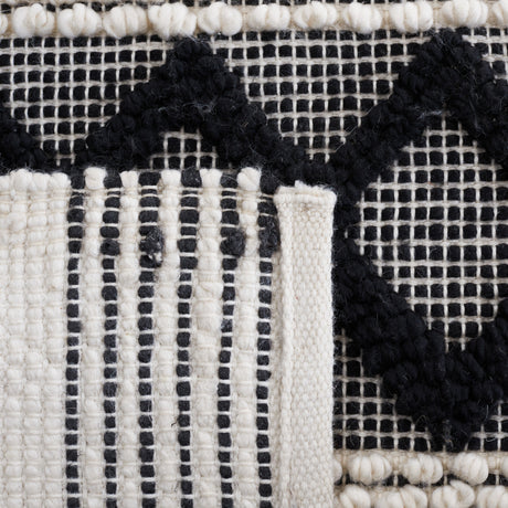 Safavieh Natura Nat334A Ivory/Black Rug.