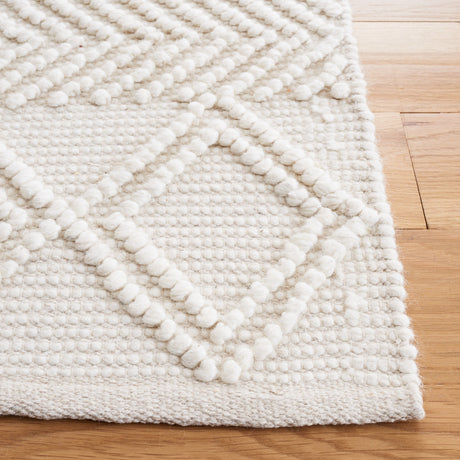 Safavieh Natura Nat335A Ivory/Black Rug.