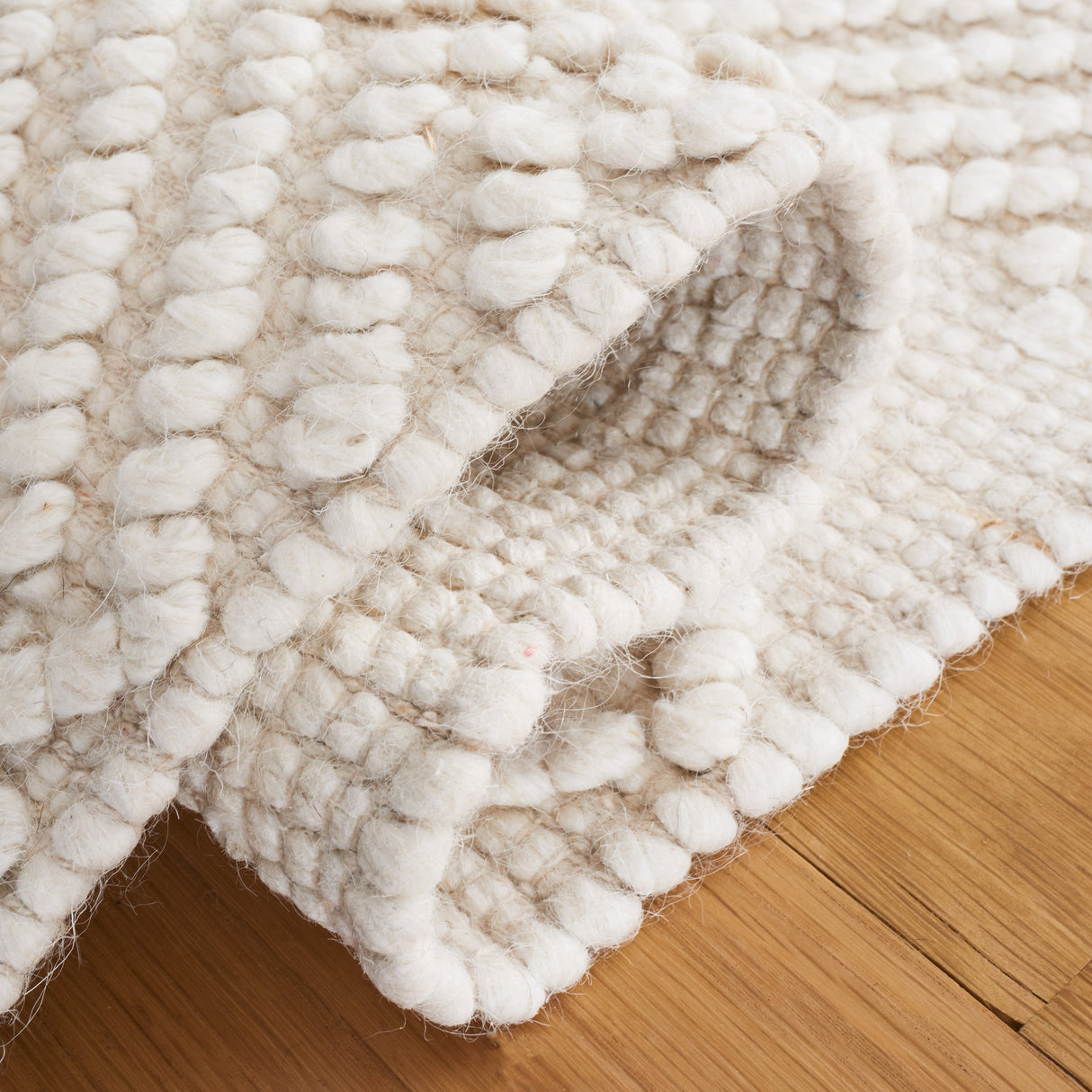 Safavieh Natura Nat335A Ivory/Black Rug.
