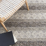 Safavieh Natura Nat336A Ivory/Black Rug.