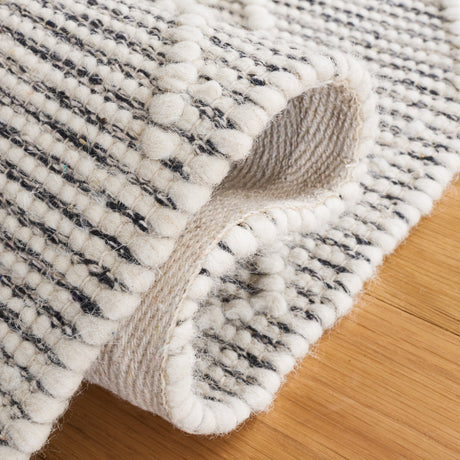 Safavieh Natura Nat339A Ivory/Black Rug.