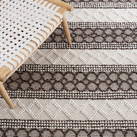 Safavieh Natura Nat340A Ivory/Black Rug.