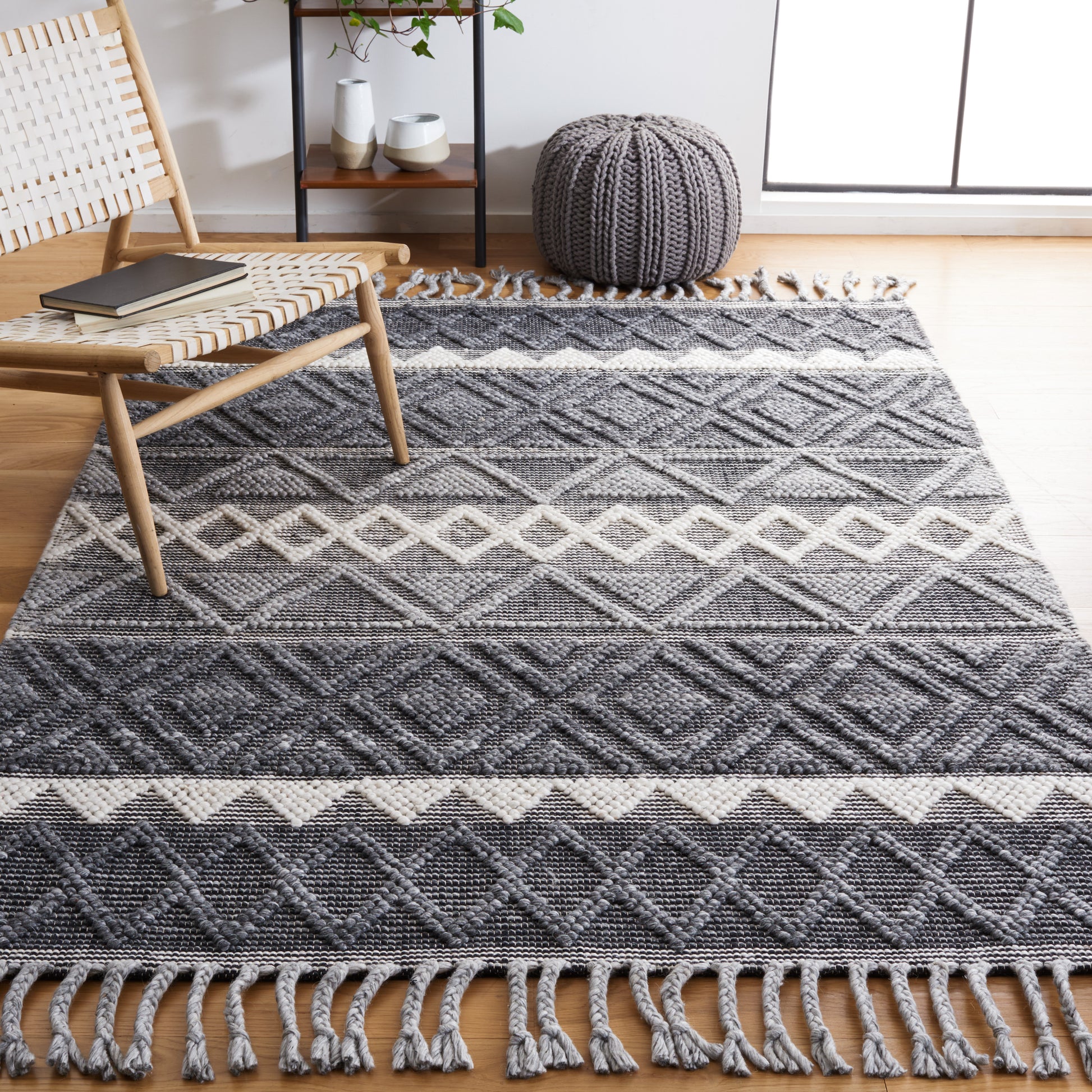 Safavieh Natura Nat345H Charcoal/Ivory Area Rug