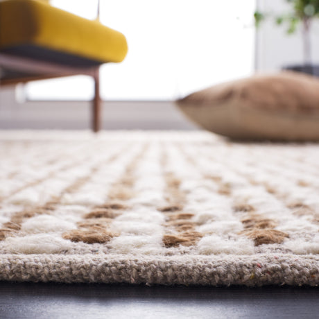 Safavieh Natura Nat349B Beige/Ivory Rug.