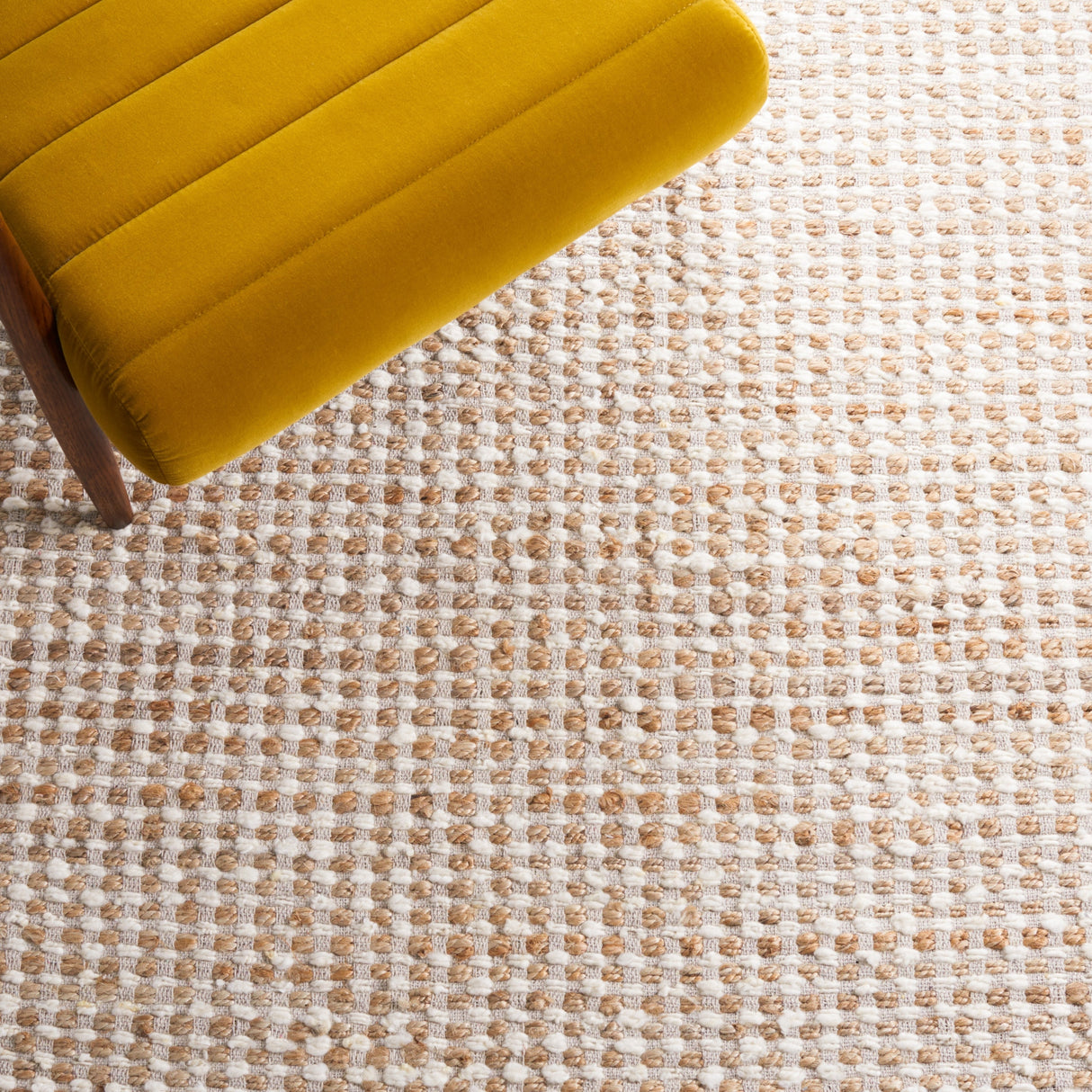 Safavieh Natura Nat349B Beige/Ivory Rug.