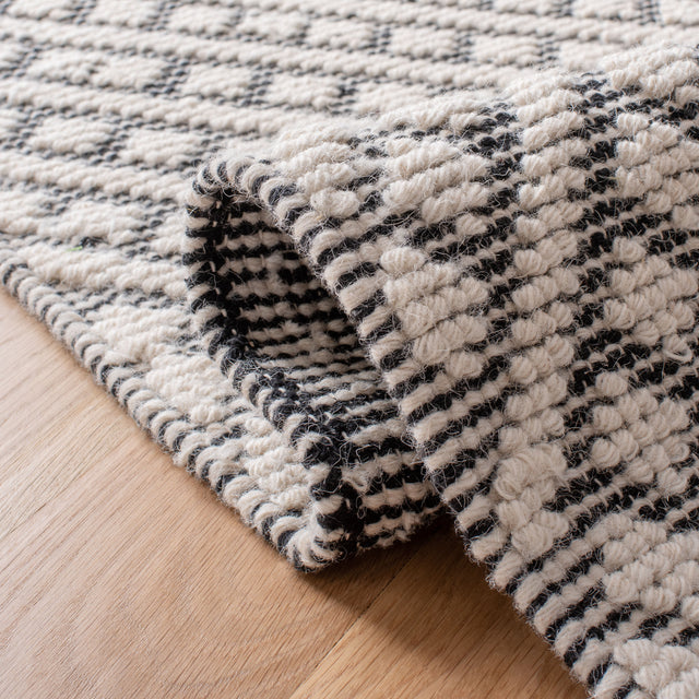 Safavieh Natura Nat355A Ivory/Black Rugs.