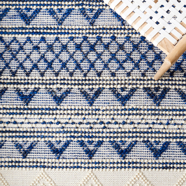 Safavieh Natura Nat502N Navy/Ivory Rug.