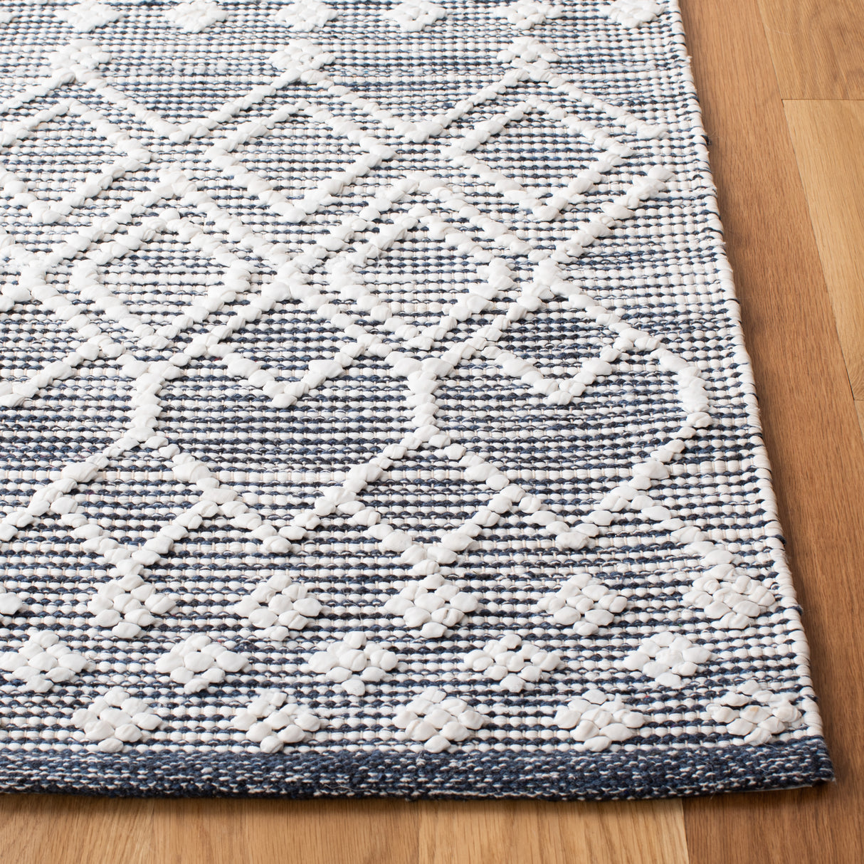 Safavieh Natura Nat575H Charcoal/Ivory Rugs.
