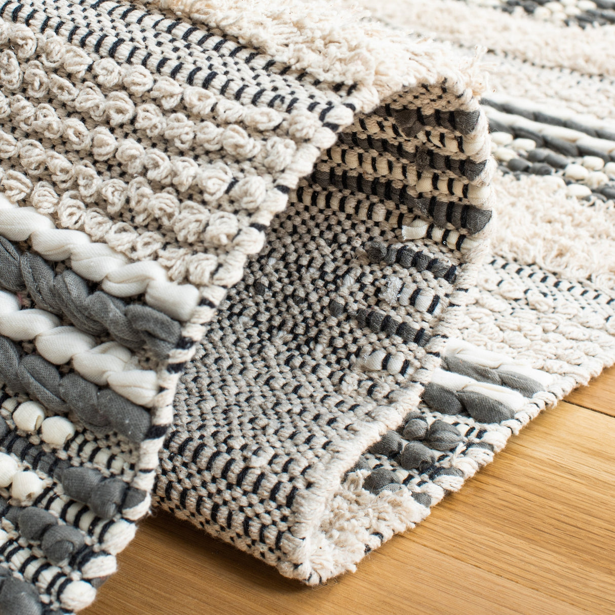 Safavieh Natura Nat651F Beige/Grey Rug.