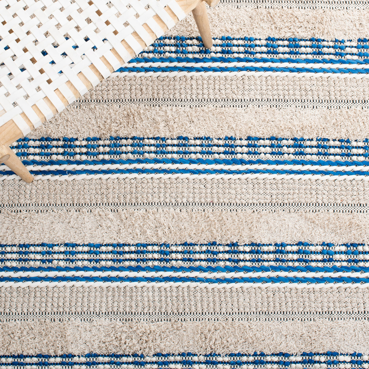 Safavieh Natura Nat651N Beige/Navy Rug.