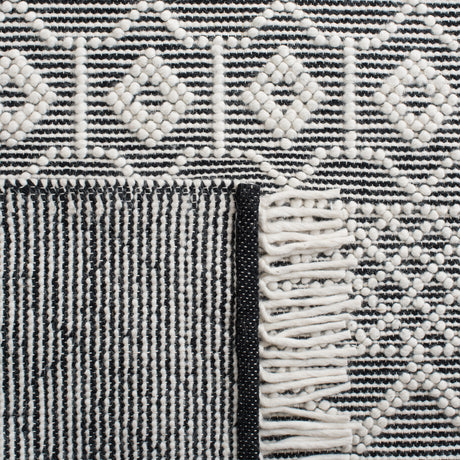 Safavieh Natura Nat687A Ivory/Black Rug.
