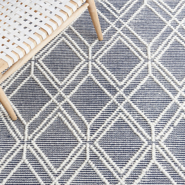 Safavieh Natura Nat826N Ivory/Navy Rug.