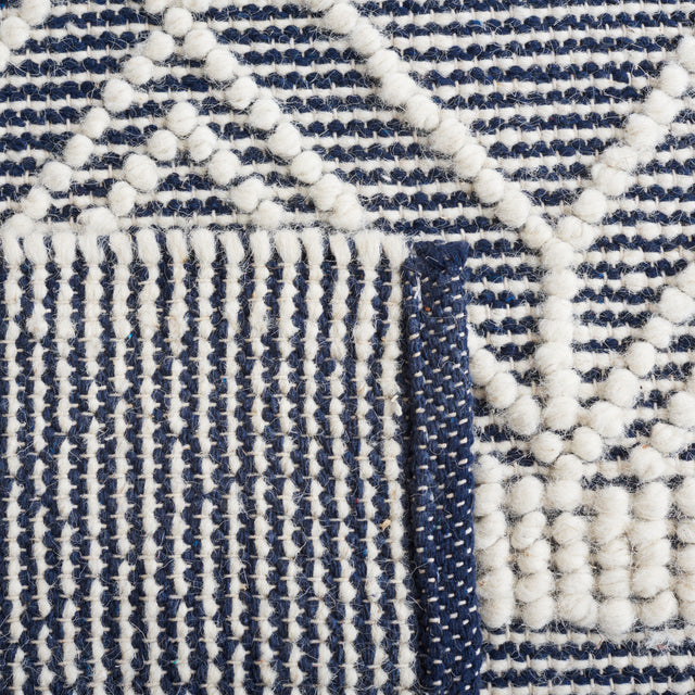 Safavieh Natura Nat826N Ivory/Navy Rug.