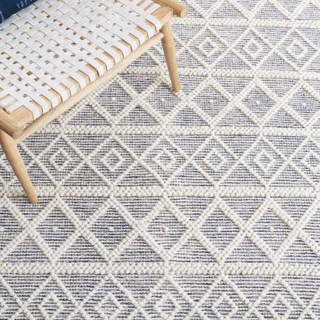 Safavieh Natura Nat827N Ivory/Navy Rug.