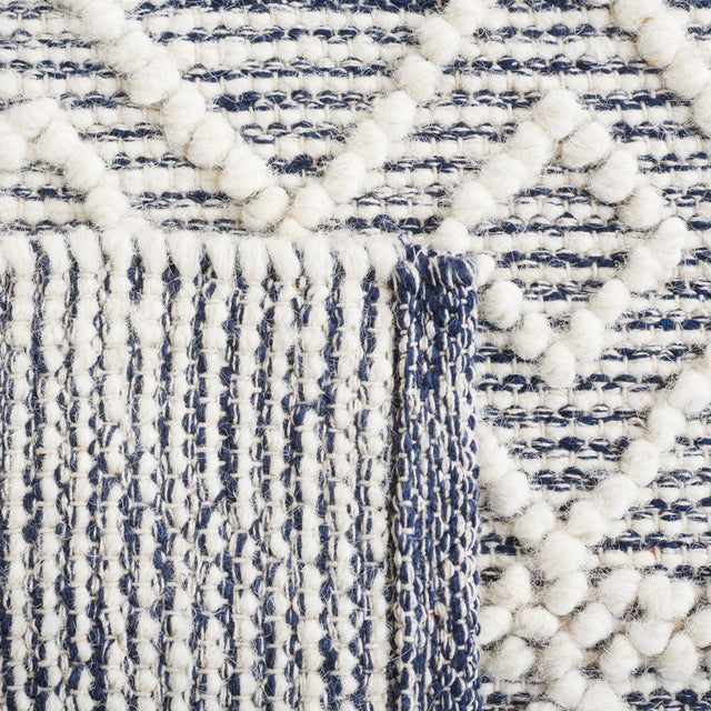 Safavieh Natura Nat827N Ivory/Navy Rug.