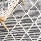 Safavieh Natura Nat832Z Black/Ivory Rug.