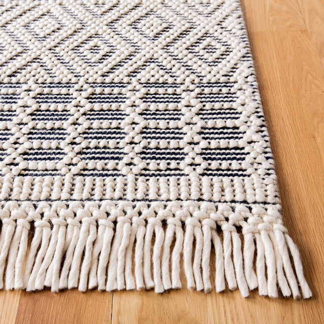 Safavieh Natura Nat852N Ivory/Navy Rug.