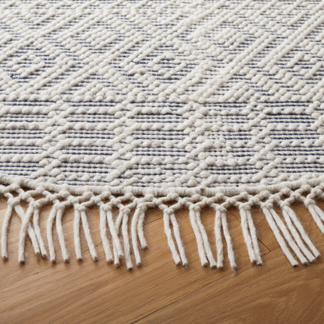 Safavieh Natura Nat852N Ivory/Navy Rug.