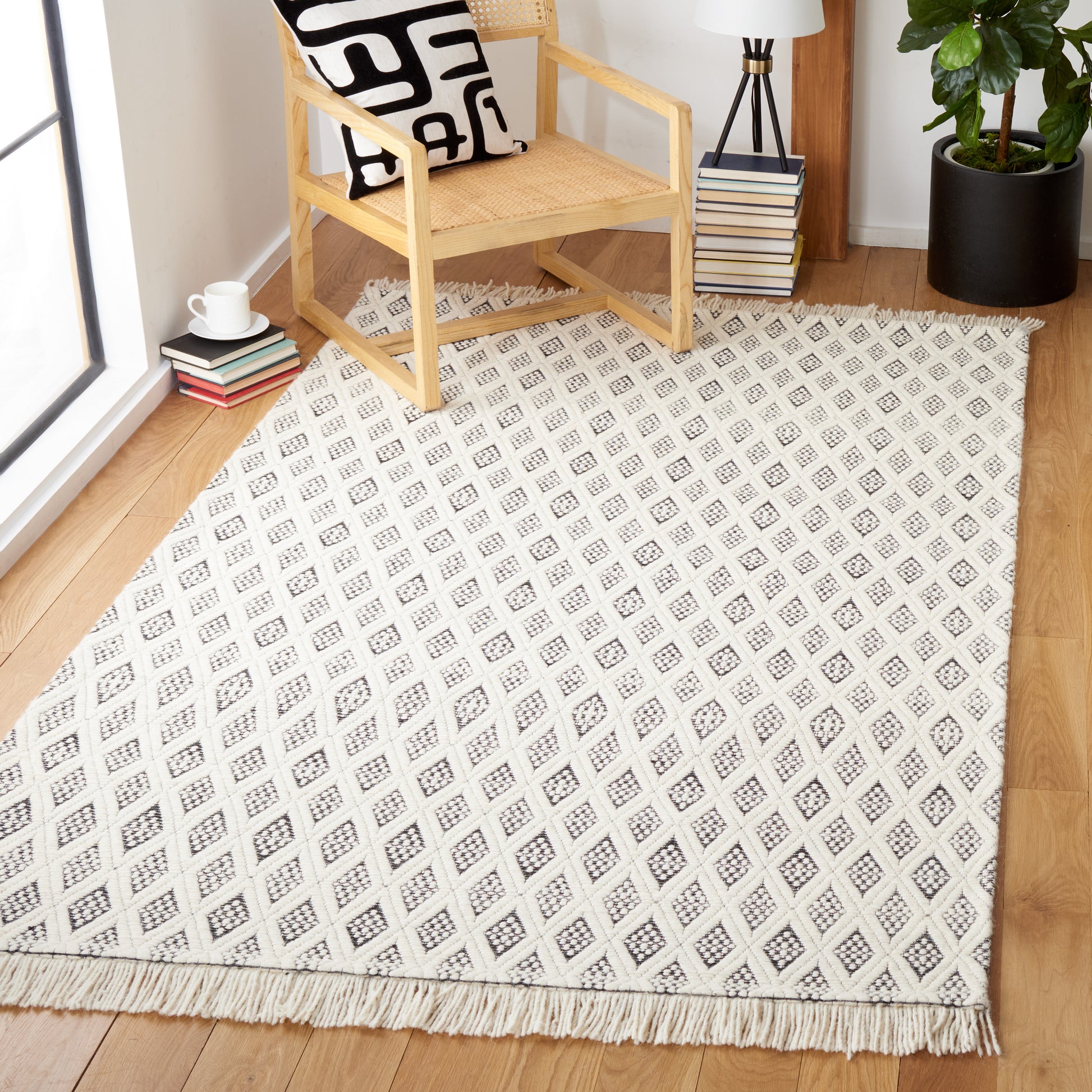 Safavieh Natura Nat865Z Ivory/Black Area Rug