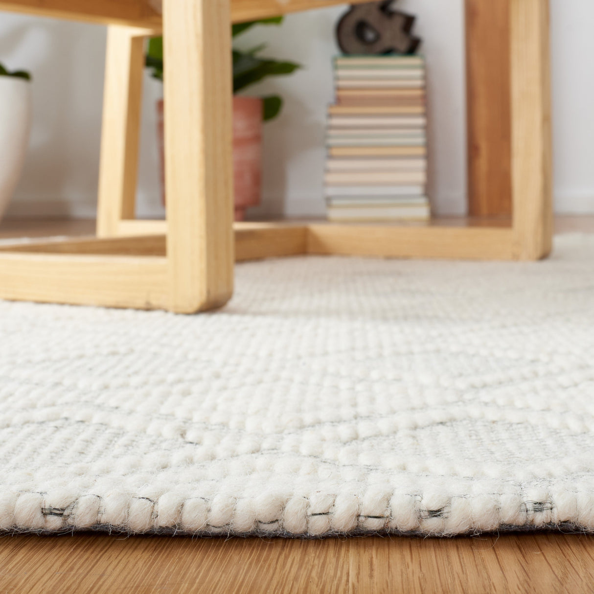 Safavieh Natura Nat870A Ivory Rug.