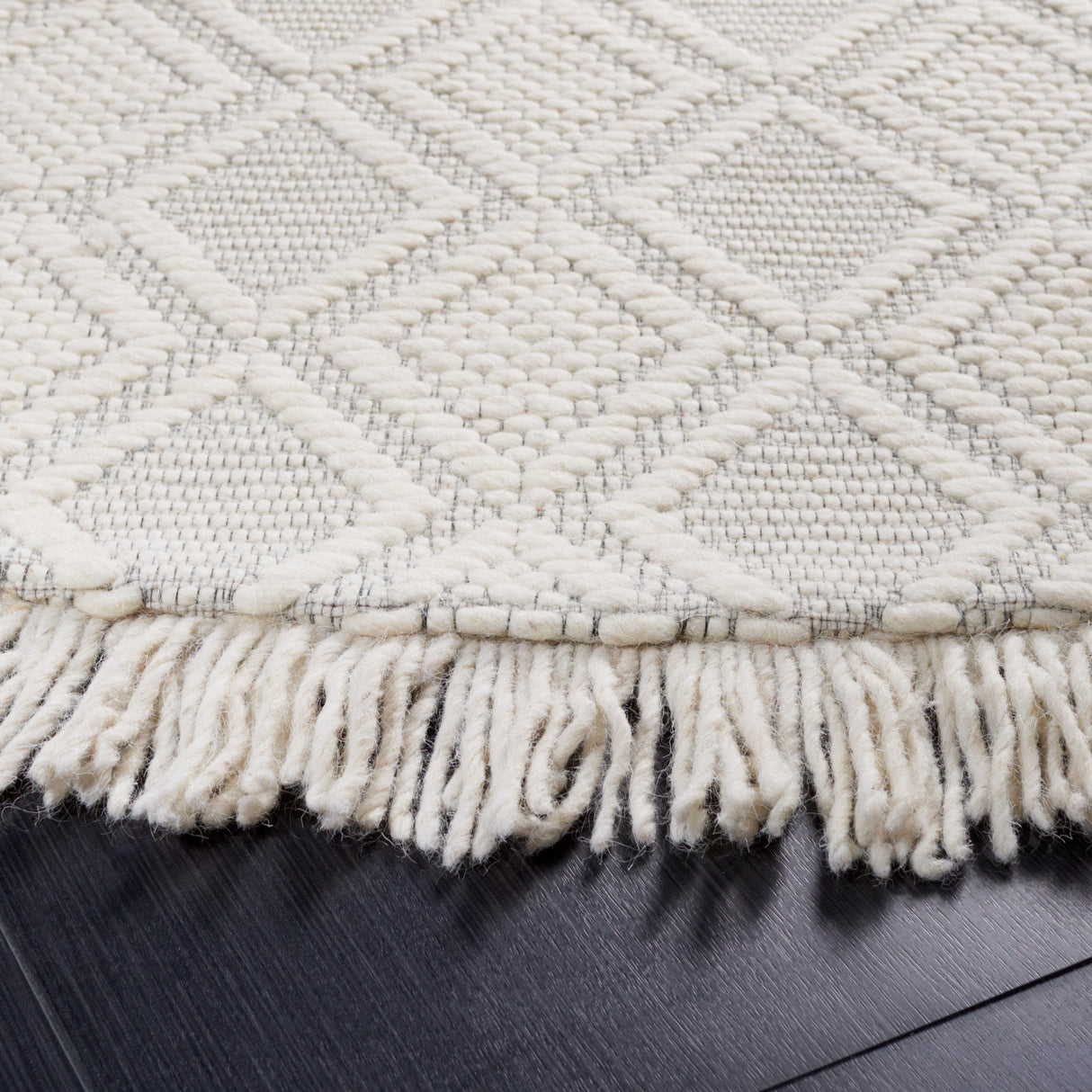 Safavieh Natura Nat870A Ivory Rug.