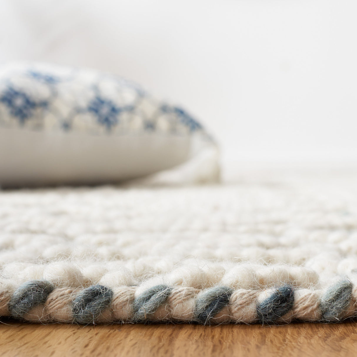 Safavieh Natura Nat875L Ivory/Light Blue Rug.