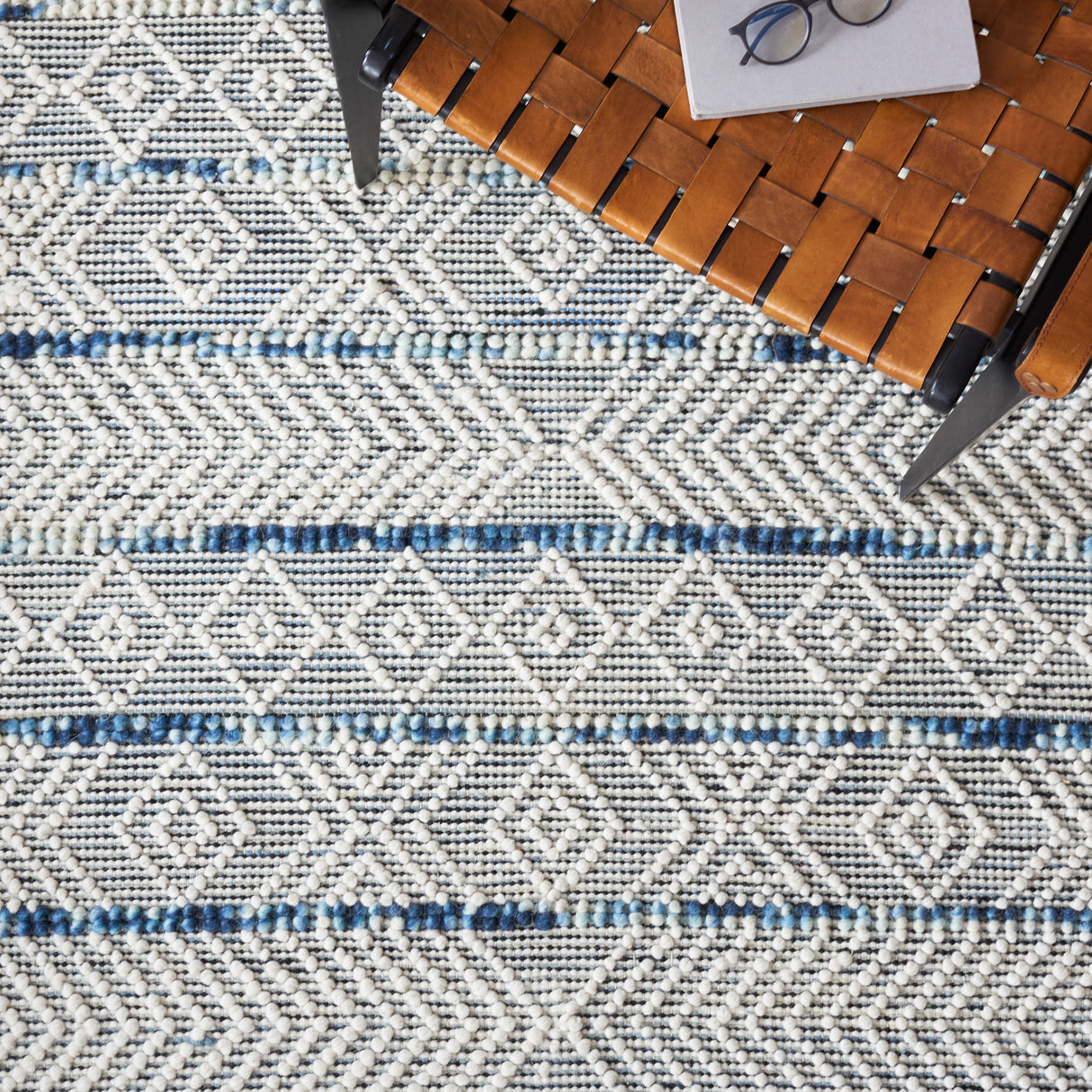 Safavieh Natura Nat876M Ivory/Blue Rug.