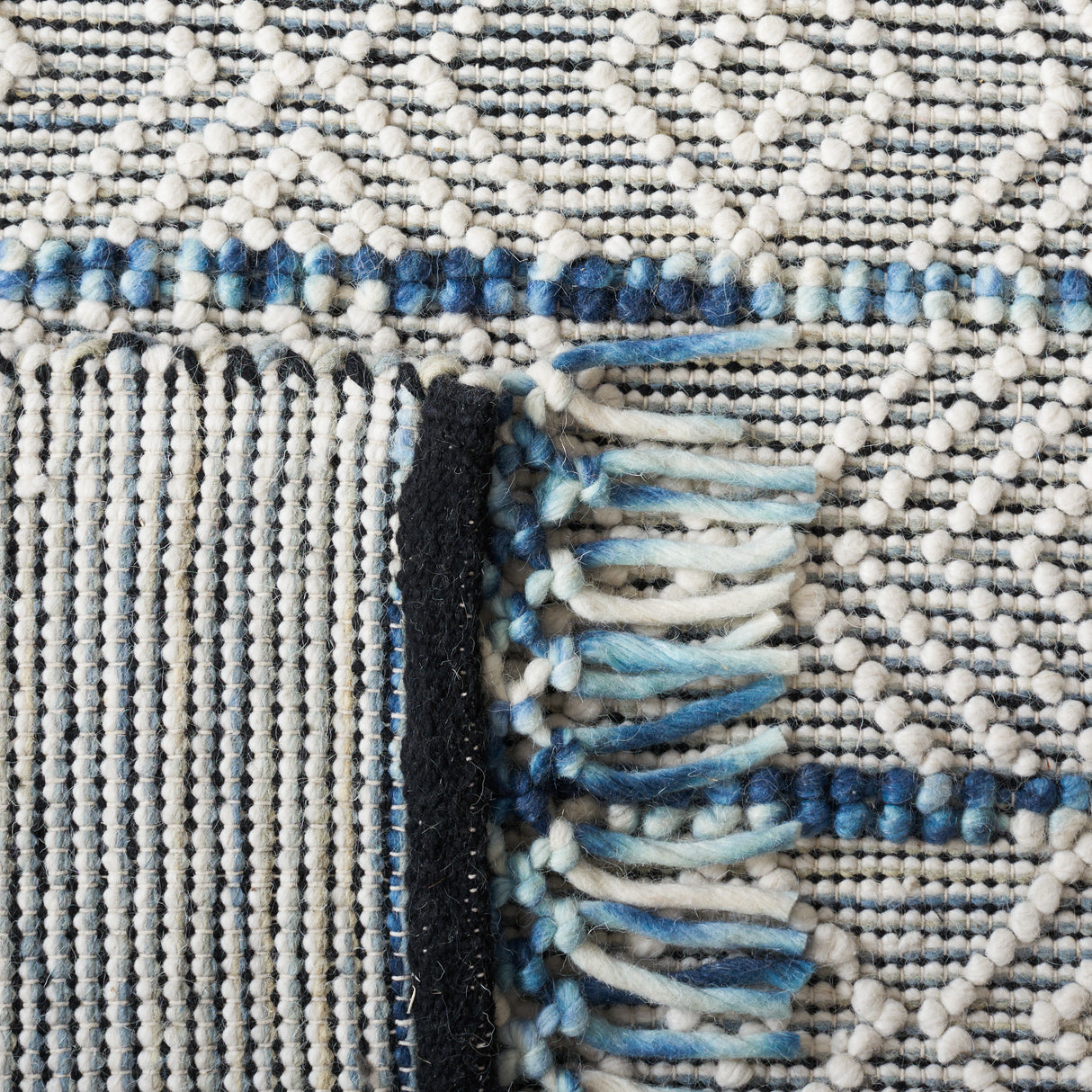 Safavieh Natura Nat876M Ivory/Blue Rug.