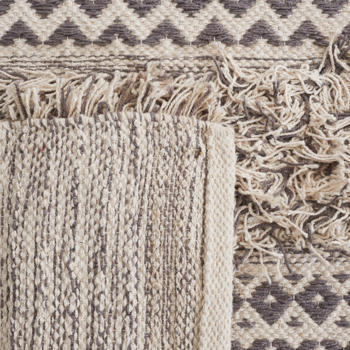 Safavieh Natura Nat929F Grey/Ivory Rug.