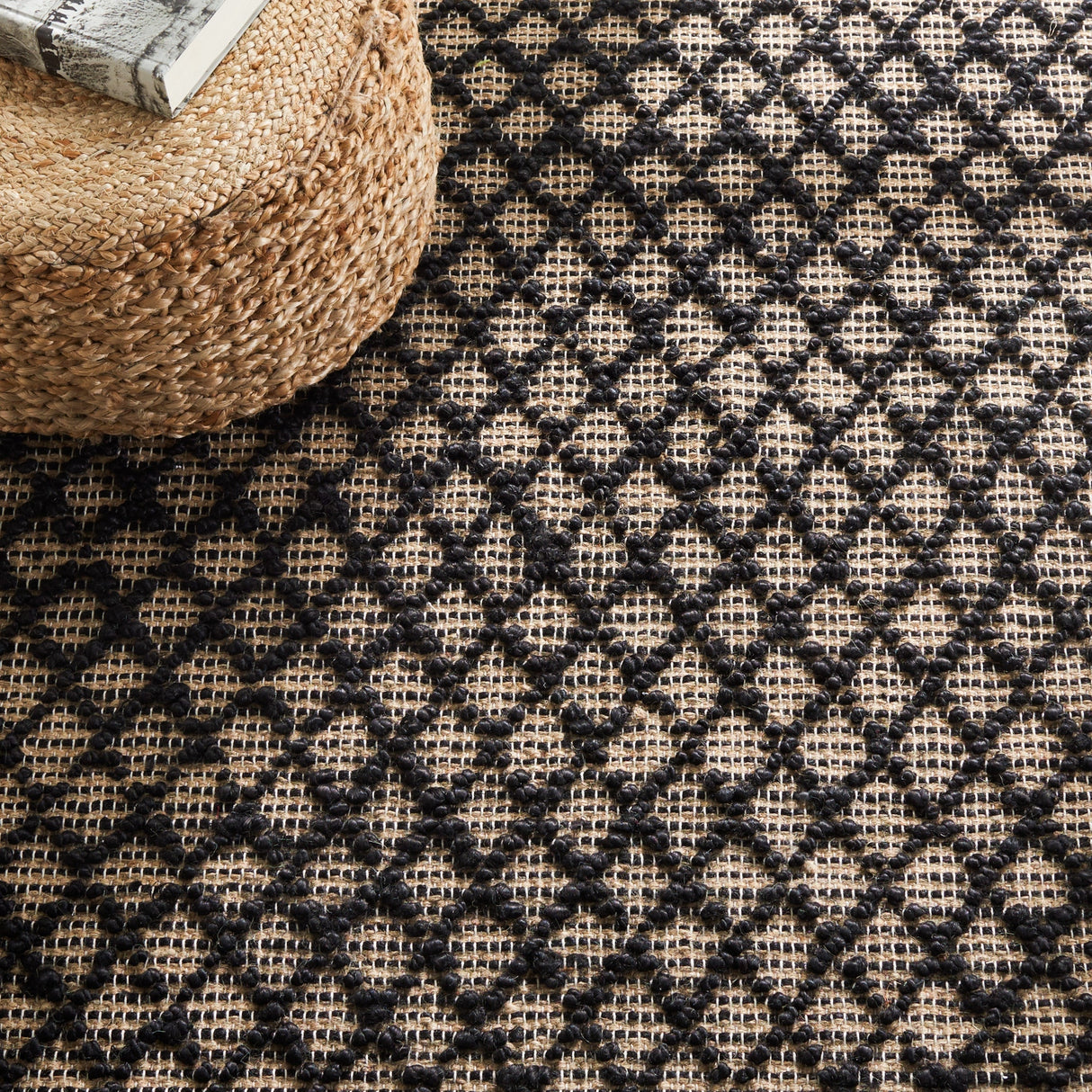 Safavieh Natural Fiber Nf222Z Black/Natural Rug.