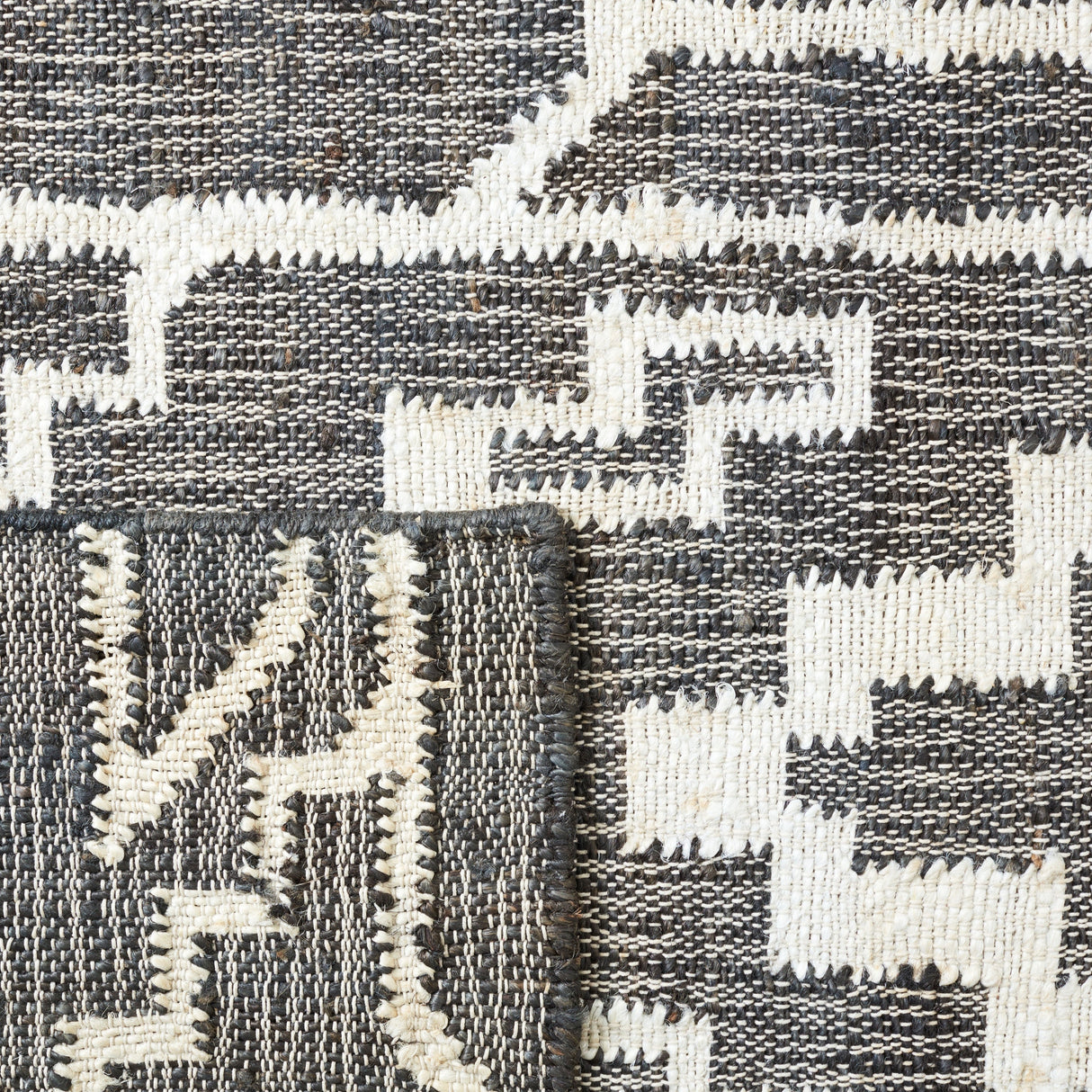 Safavieh Natural Fiber Nfb750Z Black/Ivory Rug.