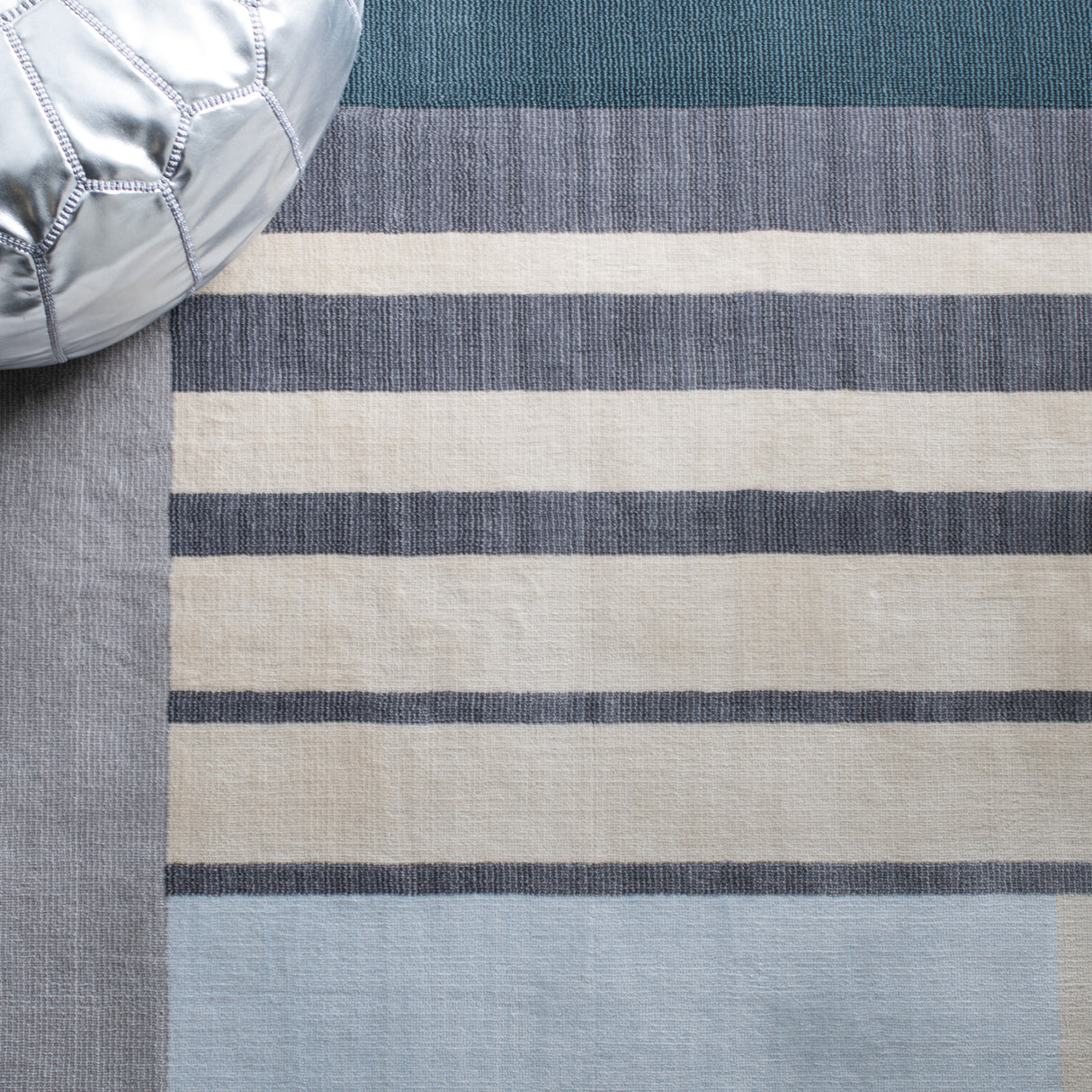 Safavieh Orwell Orw397H Charcoal/Beige Rug.