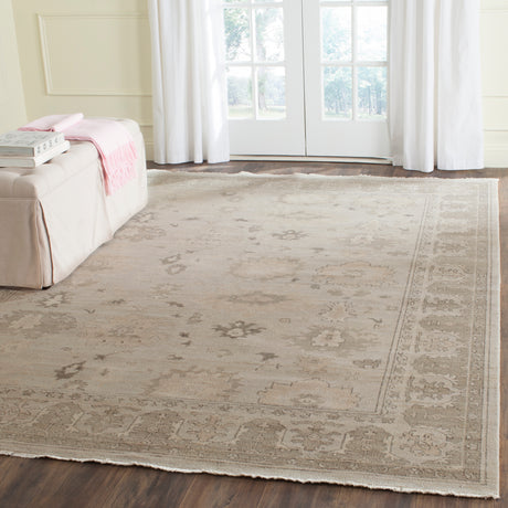 Safavieh Oushak Osh889A Silver/Grey Rug.