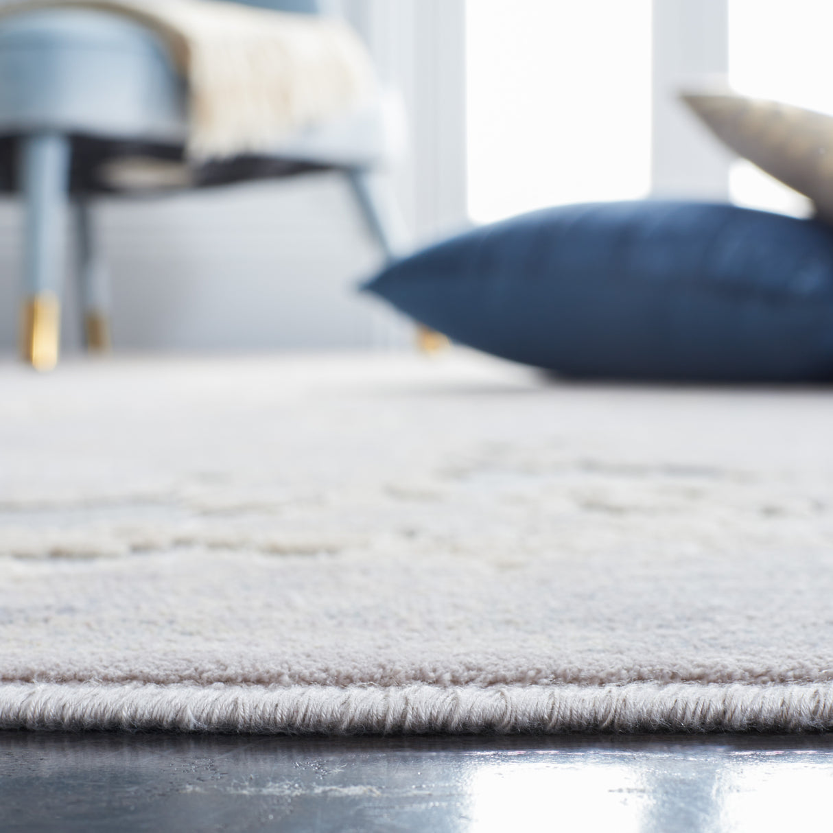 Safavieh Paradise Par884 Light Grey/Blush Pink Rug.
