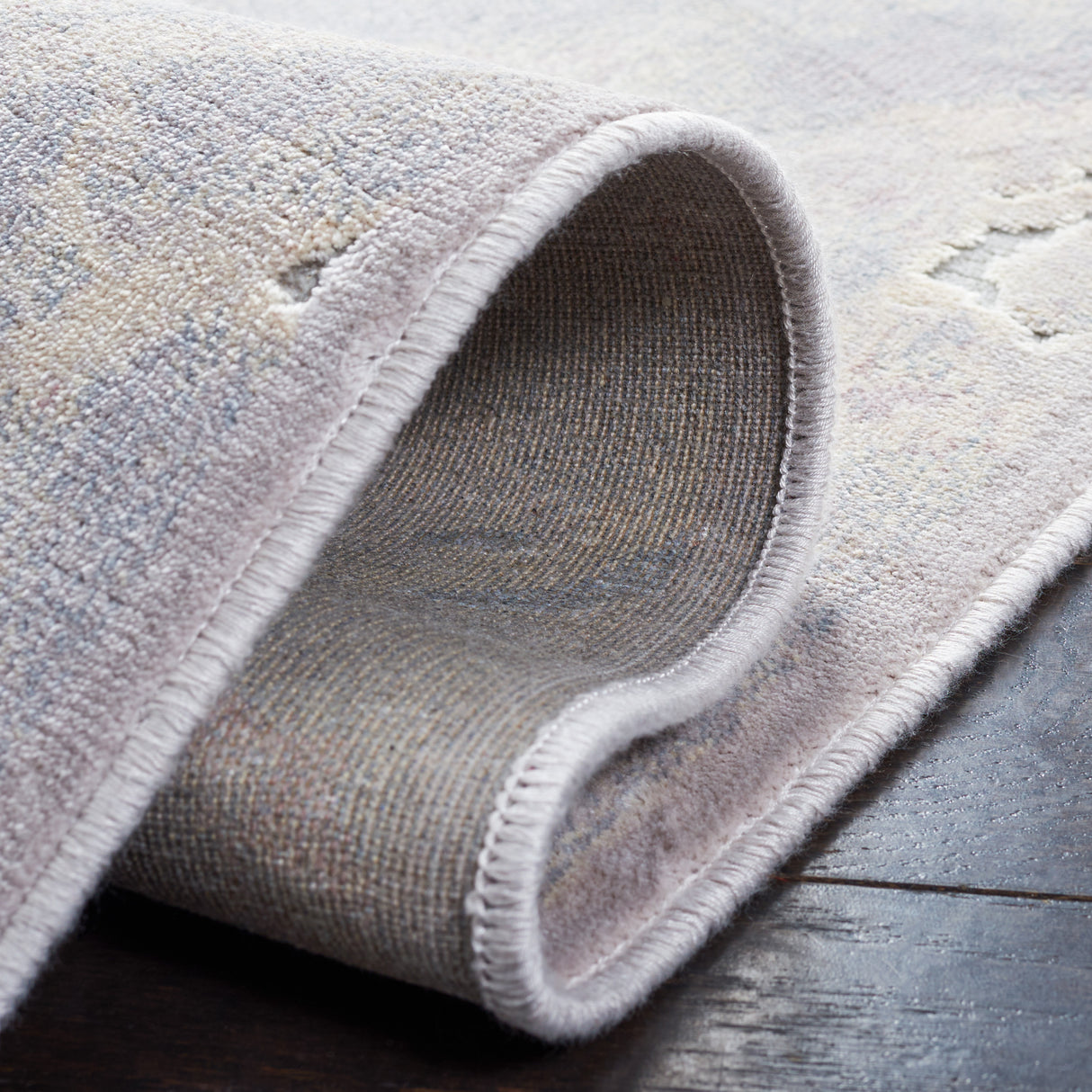 Safavieh Paradise Par884 Light Grey/Blush Pink Rug.