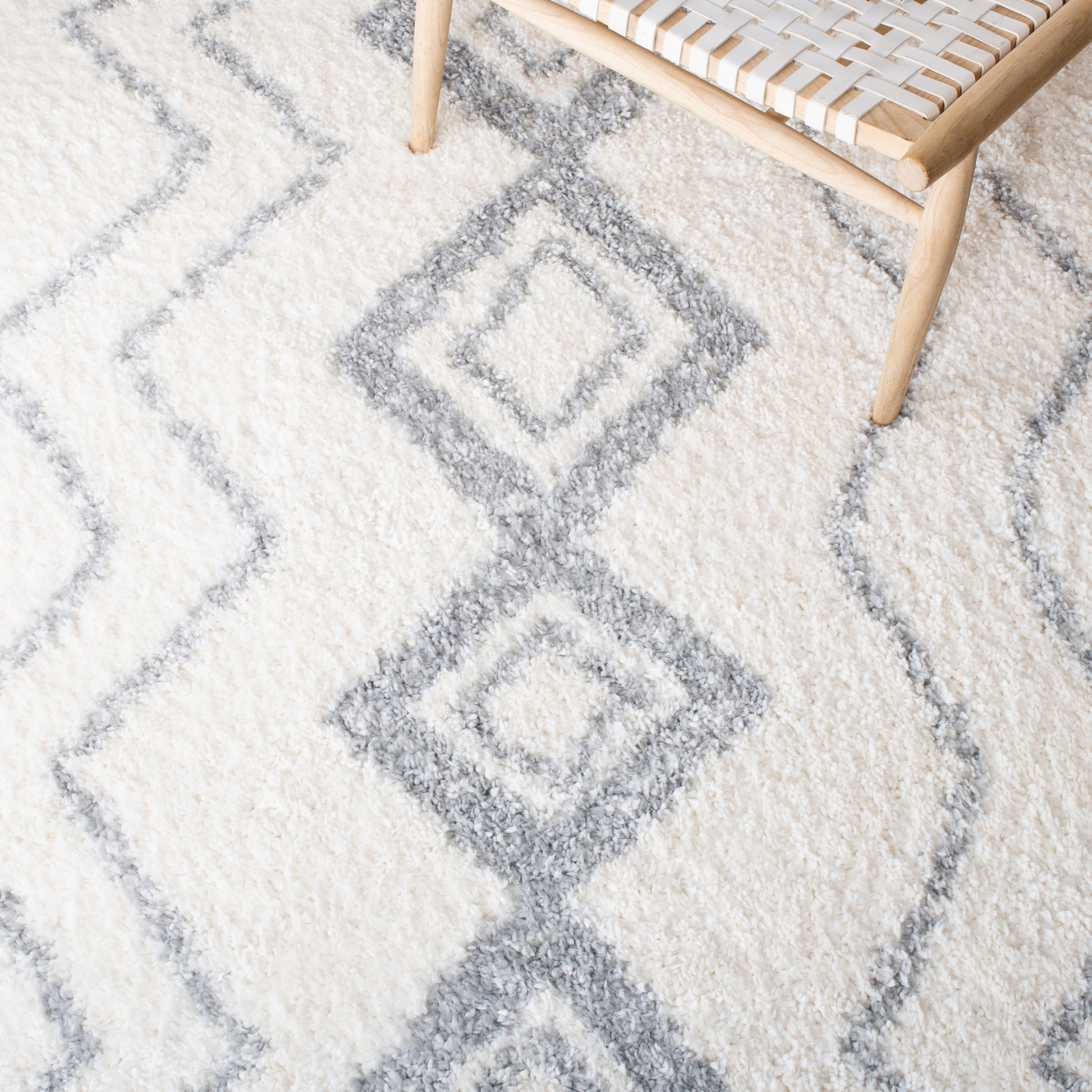 Safavieh Parma Shag Pma552A Ivory/Grey Area Rug